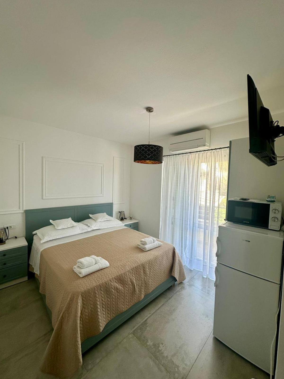 Apartments Lozina Drvenik  Εξωτερικό φωτογραφία