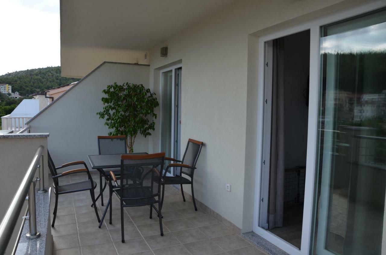 Apartments Lozina Drvenik  Εξωτερικό φωτογραφία
